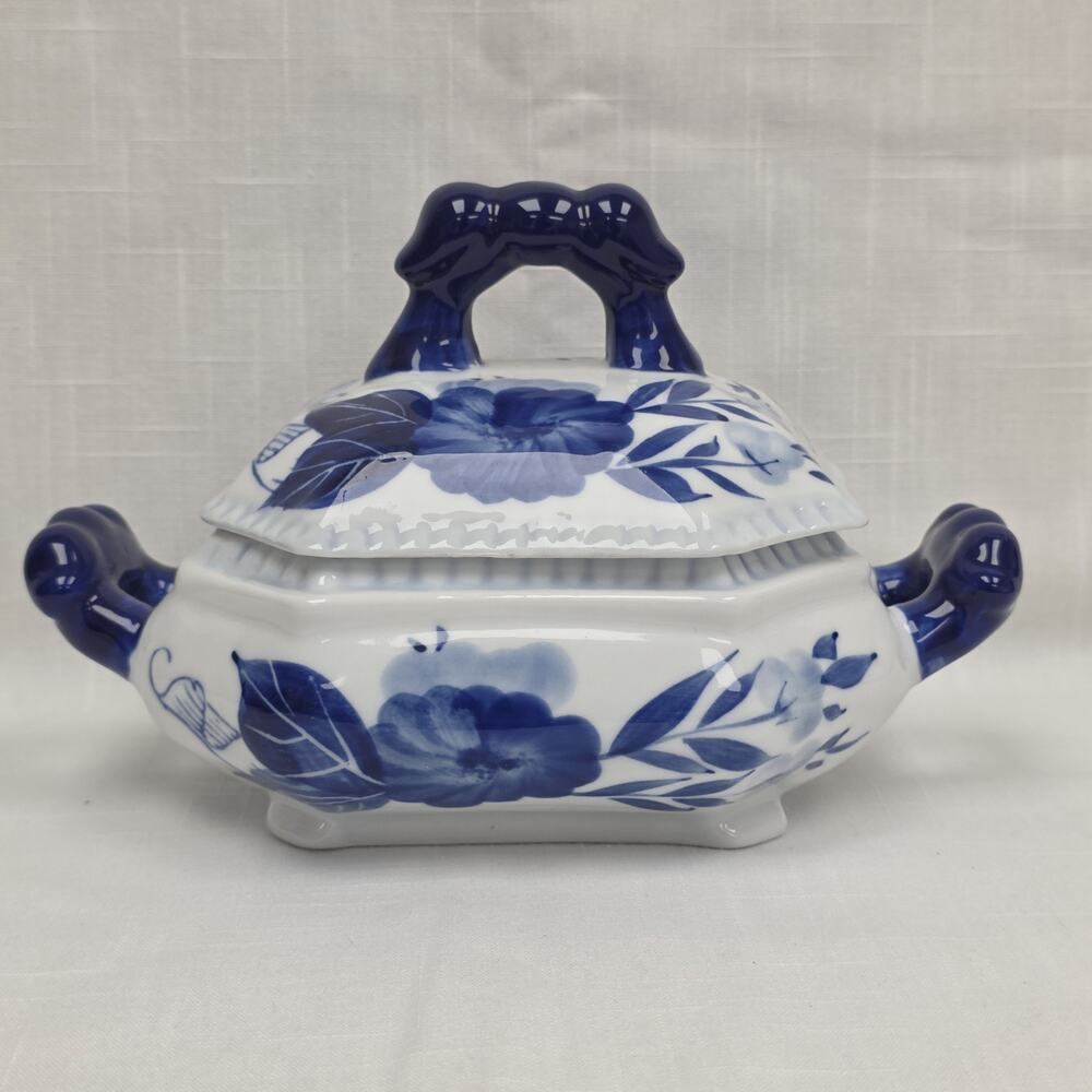 Blue White Floral Porcelain Covered Serving Dish Tureen Handles Japan 7